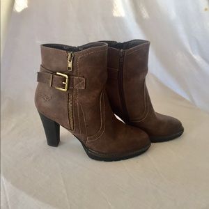 White Mountain boots